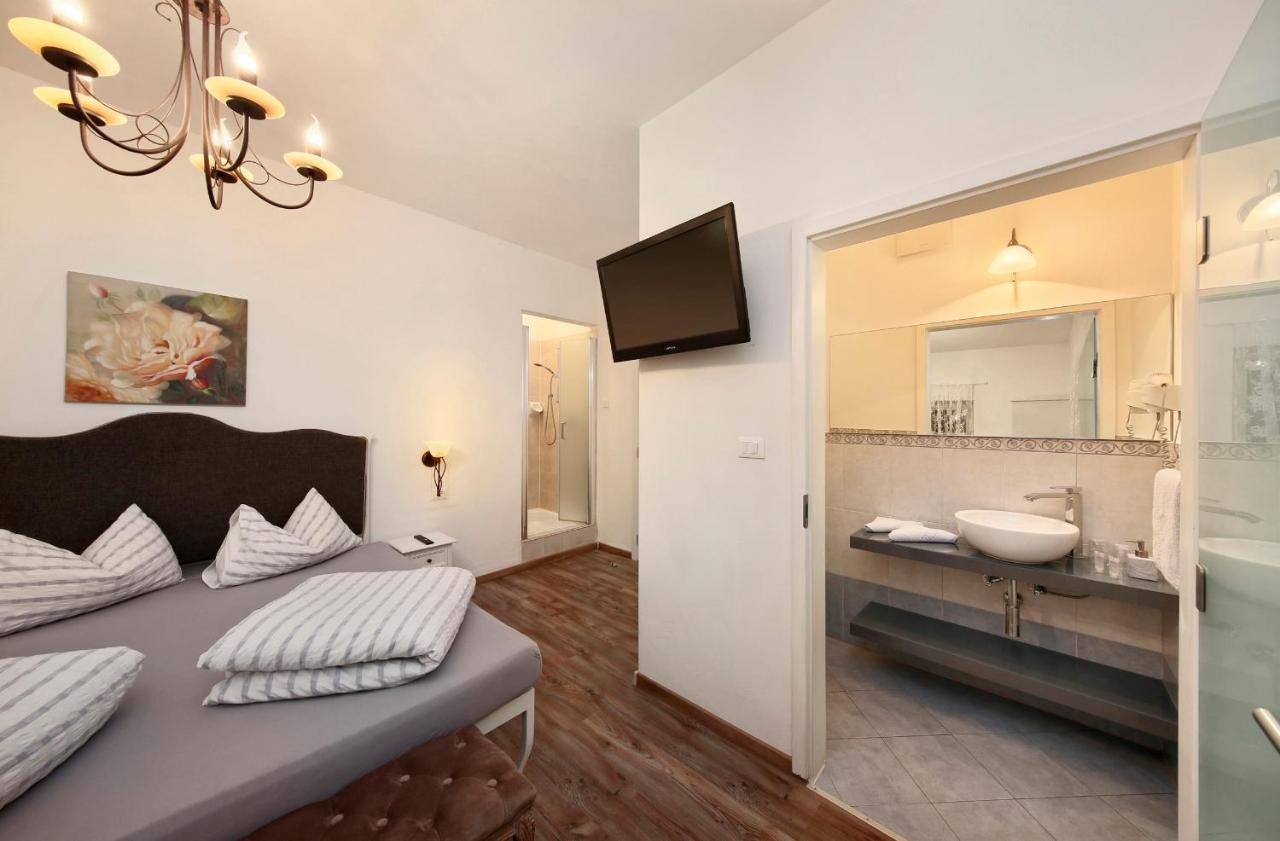 Garni Villa Tyrol - Adults Only Merano Luaran gambar