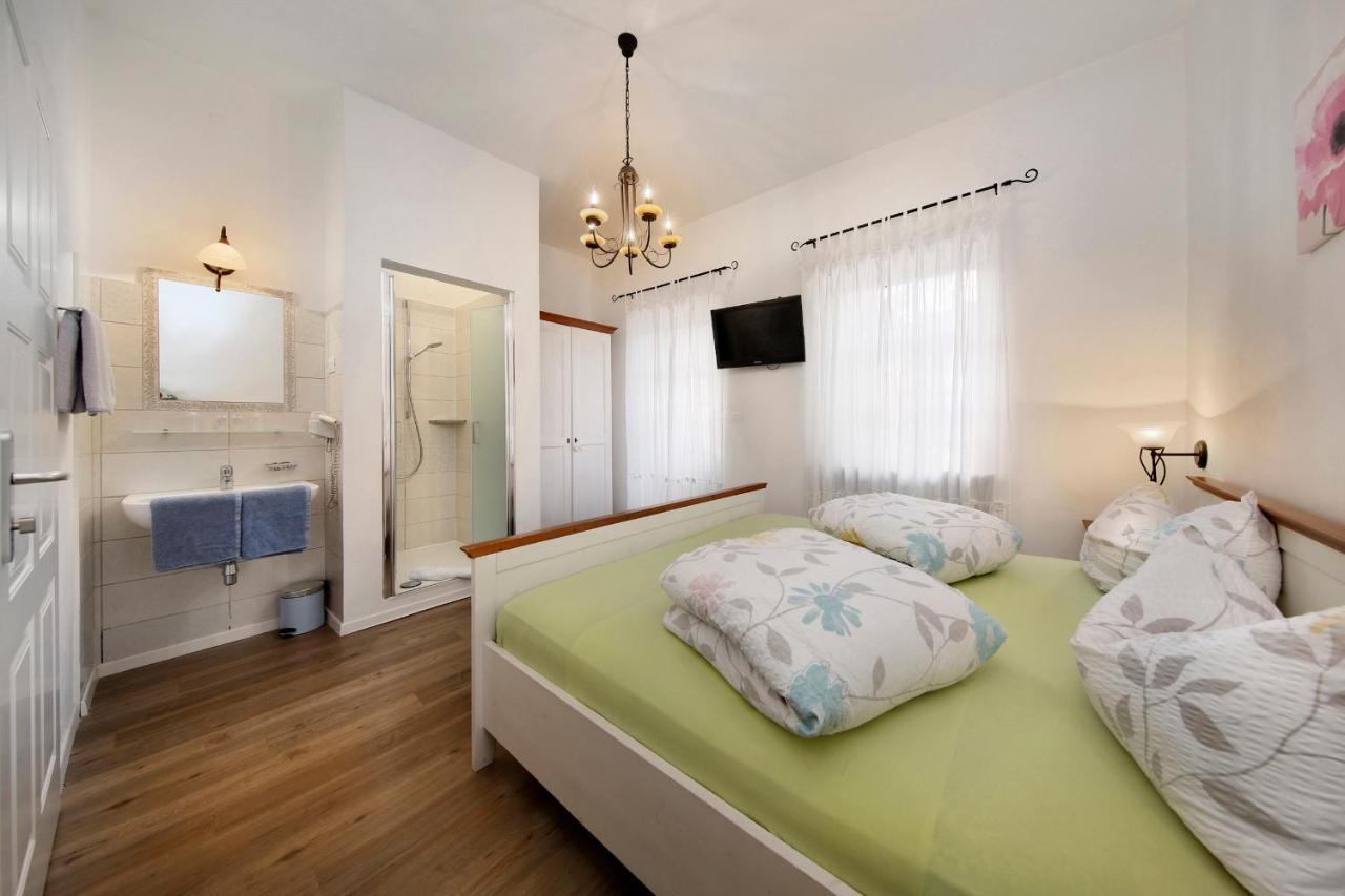 Garni Villa Tyrol - Adults Only Merano Bilik gambar