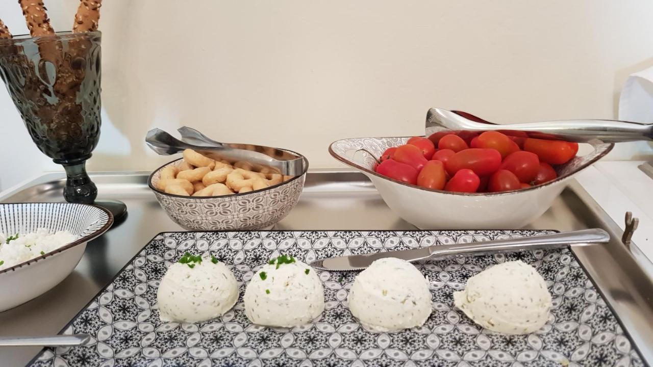 Garni Villa Tyrol - Adults Only Merano Luaran gambar